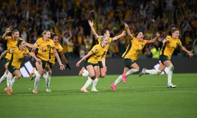 Australia celebrate after Cortnee Vine’s decisive penalty