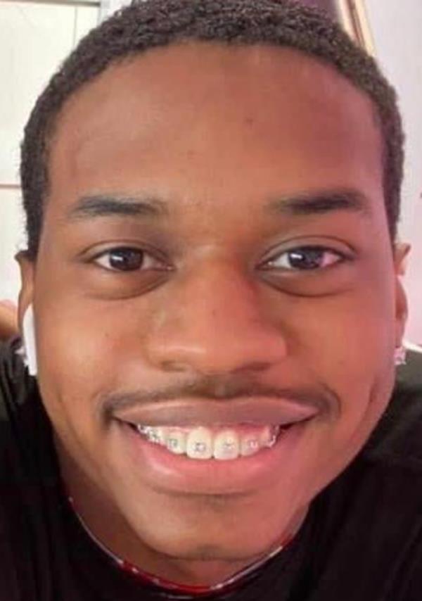 Mo<em></em>ntraevious Milton