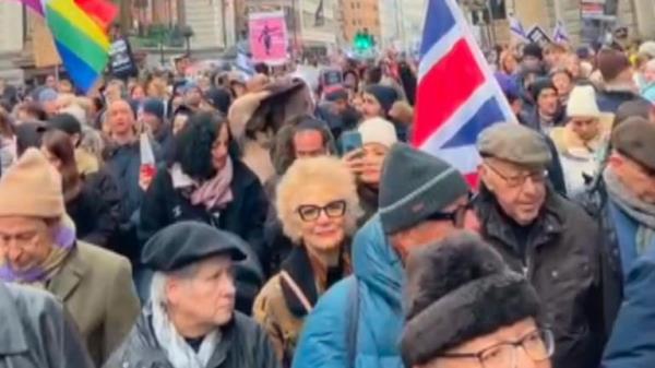 Thousands march against antisemitism in London