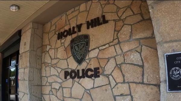 “非常令人震惊：沃卢西亚警长办公室完成了对霍利山警察员工的调查