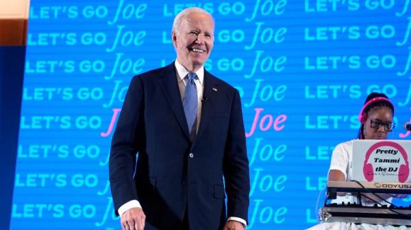 President Joe Biden visits a presidential debate watch party.</p>

<p>　　Pic:AP