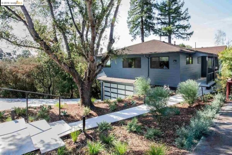 Story a<em></em>bout sandwich generation