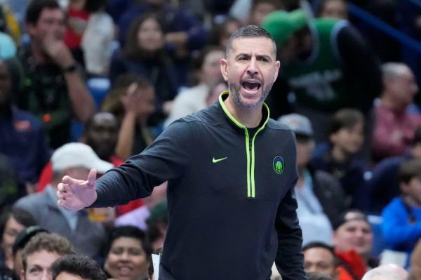 Pelicans assistant James Borrego.