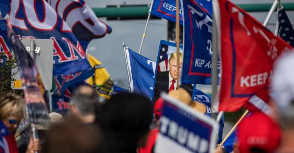 特朗普的支持者何时串通一气？