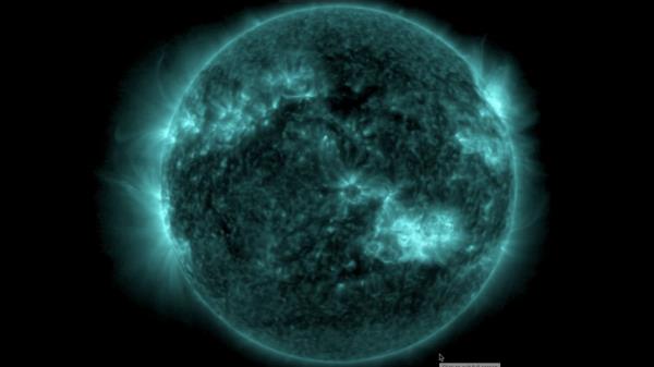 狂暴的太阳风暴可能带来北极光和通讯混乱