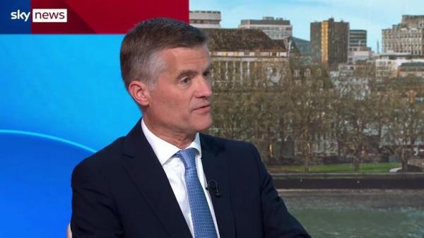 曼德尔森勋爵说，大选：奈杰尔·法拉奇“恐吓”保守党，里希·苏纳克太害怕了