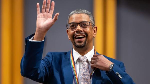 为什么人们要求调查沃恩·格辛的20万英镑捐款