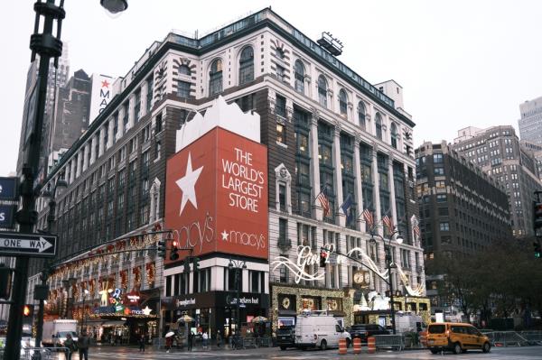 Macys and the 34th street area was quiet for Black Friday on Friday morning after thanksgiving. (Daniel William McKnight)