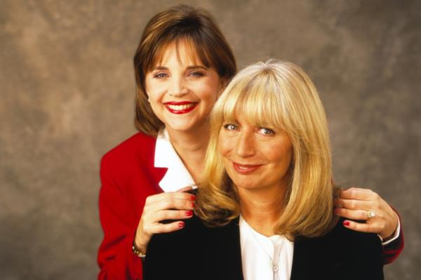 Cindy Williams and Penny Marshall pose for a 