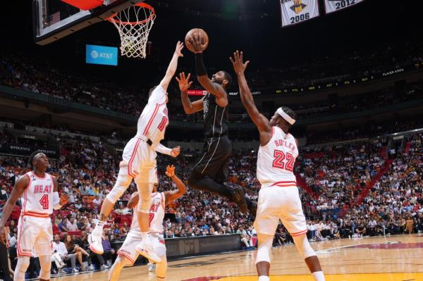 Kyrie Iring scores during the Nets' win over the Heat on Jan. 8.