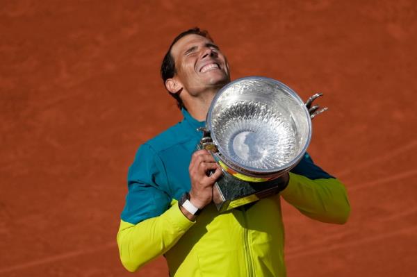 Rafael Nadal celebrates winning the 2022 French Open.