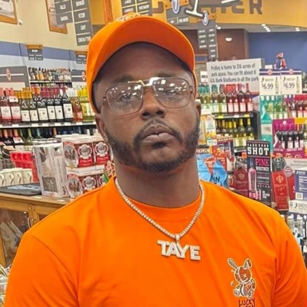 Do<em></em>nte Raphael McCray</p>

<p>　　