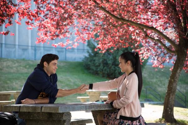 Peter Kavinsky (Noah Centineo) and Lara Jean (Lana Condor) in 