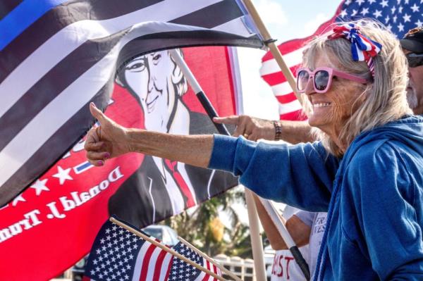 Mar-a-Lago protesters 