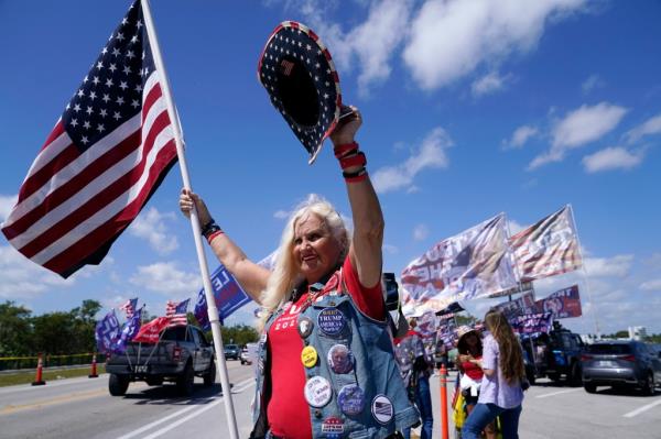 Mar-a-Lago protesters 