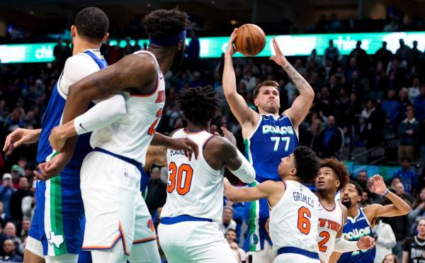 Mavericks star Luka Do<em></em>ncic (77) torched the Knicks with a 60-point triple-double on Dec. 27, 2022.
