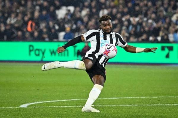 Newcastle United's French midfielder Allan Saint-Maximin during the English Premier League football match between West Ham United and Newcastle at the Lo<em></em>ndon Stadium, in Lo<em></em>ndon on April 5, 2023. (Photo by JUSTIN TALLIS / AFP) / RESTRICTED TO EDITORIAL USE. No use with unauthorized audio, video, data, fixture lists, club/league logos or 'live' services. o<em></em>nline in-match use limited to 120 images. An additio<em></em>nal 40 images may be used in extra time. No video emulation. Social media in-match use limited to 120 images. An additio<em></em>nal 40 images may be used in extra time. No use in betting publications, games or single club/league/player publications. / (Photo by JUSTIN TALLIS/AFP via Getty Images)
