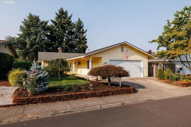 16685 SW Queen Anne Ave, King City, OR 97224