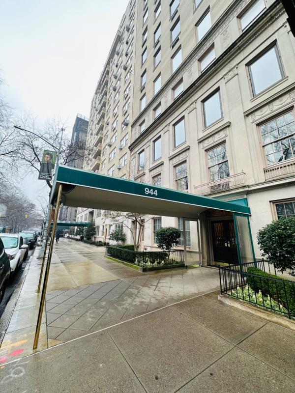 barbara walters apartment sold