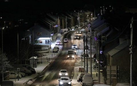 Early morning motorists navigate difficult driving co<em></em>nditions in Gateshead