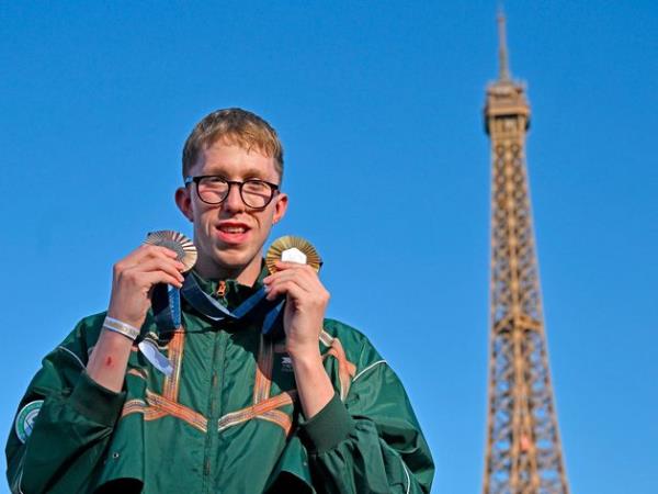 2023年巴黎奥运会：游泳运动员丹尼尔·韦芬在退出闭幕式后“紧急送往医院”