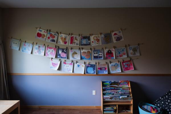 由于密苏里州的儿童保育补贴积压不断，供应商担心他们将无法生存