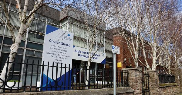 为了节省开支，阿兹和北唐委员会打算削减一半的建筑