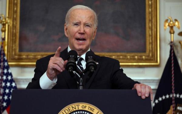 拜登支持以色列，但在哈马斯发动袭击后，他在伊朗问题上面临批评