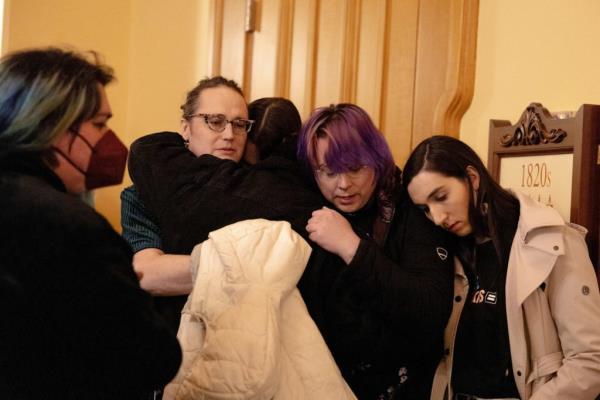 俄亥俄州即将成为第二个限制成人跨性别医疗保健的州