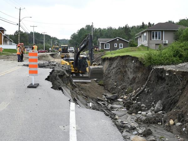 魁北克山体滑坡后，警方潜水员发现两具尸体