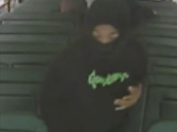 马里兰警方称，袭击者试图在校车上射杀一名男孩