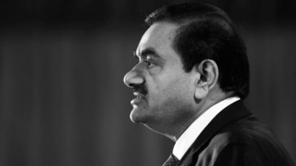 阿达尼在兴登堡爆炸后收回了宏伟的野心