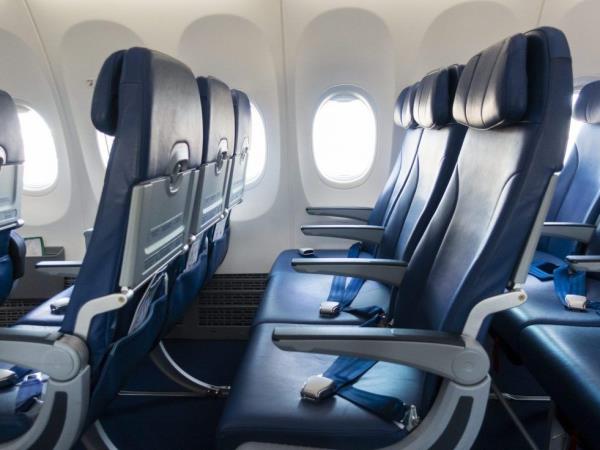 加拿大航空公司向两名因呕吐投诉而被迫下飞机的女性道歉