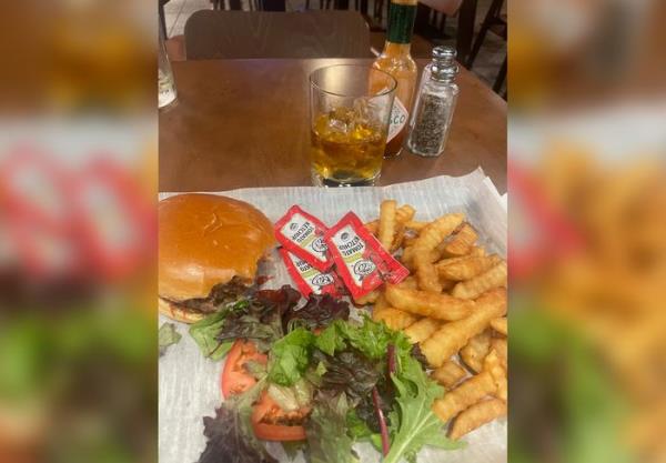 想要像大卫·布鲁克斯那样进餐吗？现在你只需花17.78美元就能吃到他花78美元买的机场餐