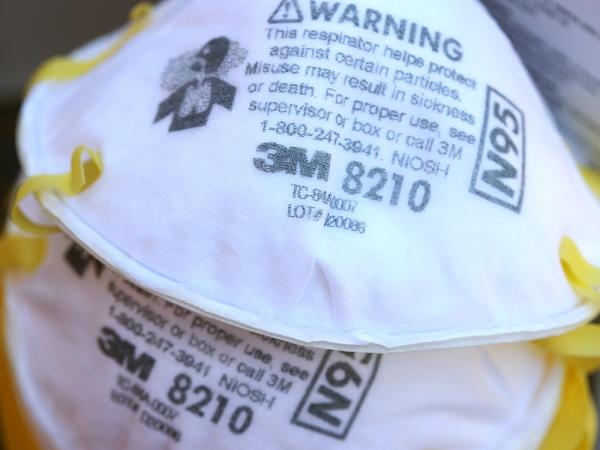 伊利诺伊州商人因在疫情早期哄抬N95口罩价格而被定罪