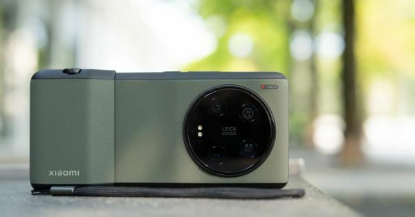 小米的13 Ultra相机套件比它应该的更有趣