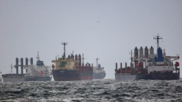 乌克兰称俄罗斯无人机威胁多瑙河港口，该港口是粮食出口的关键