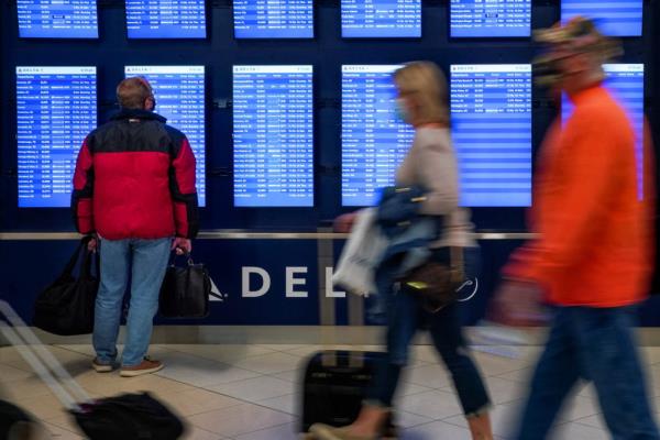 假期高峰开始，估计有1.15亿旅客乘坐飞机和公路