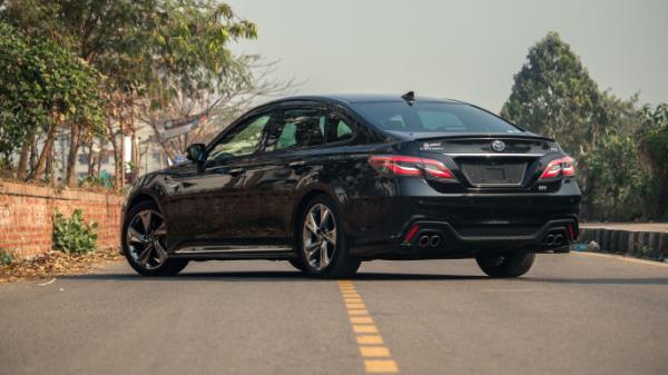 The semi transparent tail lights almost look like some aftermarket upgrade with its distinctive three-dimensio<em></em>nal design. Photo: Akif Hamid</p>

<p>　　