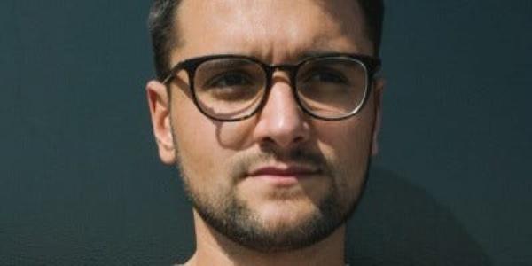 27岁的尼克？辛普森(Nick Simpson)是如何开发出自己梦寐以求的自由职业者税务工具，然后筹集到750万美元的风险投资的