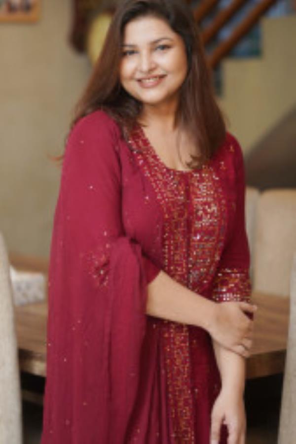 珍妮的首部网络剧集《商业标准》