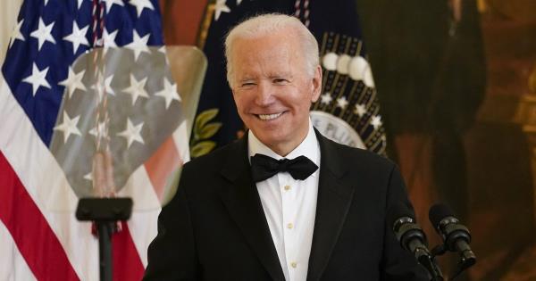 拜登政府宣布新一轮学生贷款取消