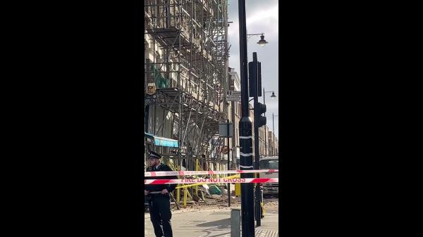 斯托克纽顿高街在部分建筑倒塌后将一直关闭到下周末