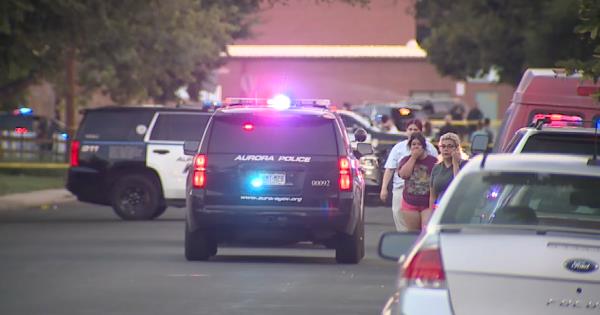 奥罗拉一名男子在追赶摩托车窃贼时被击毙，又有两人被捕