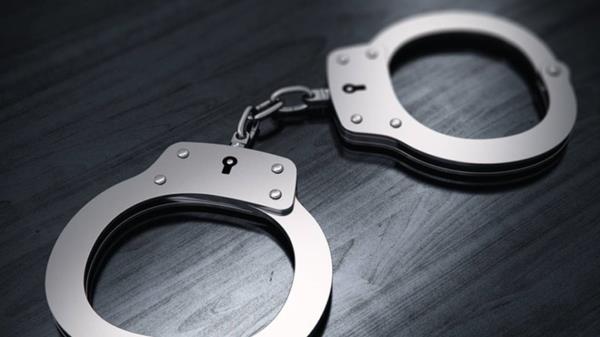 佛罗里达州警长说，公寓协会领导人在居民的卧室里藏了摄像头