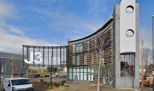 在一波反社会行为之后，英国城市的图书馆被迫雇佣保安
