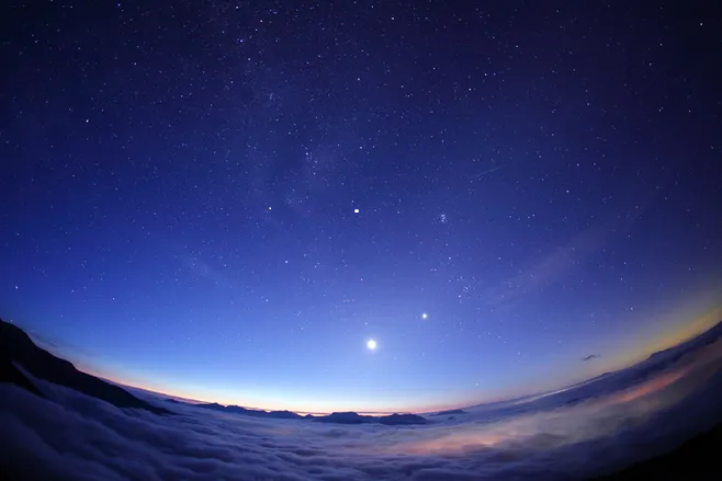 星际穿越-银河飞龙_银河星际新势力_星际之狼：穿越银河的战斗传说全新内容抢先看