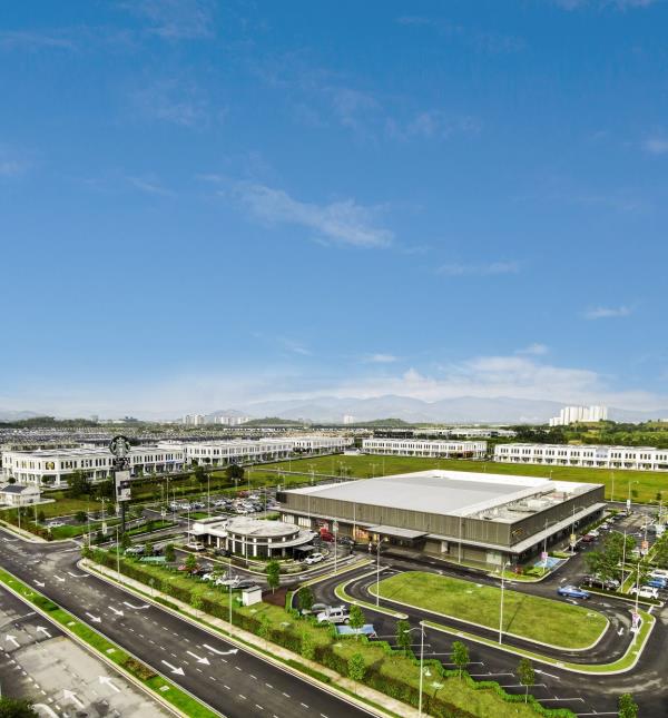 The 60ha commercial hub within Eco Majestic caters to all residents with anchor tenants such as Jaya Grocer, Mr DIY and Starbucks reserve to fulfil daily needs.