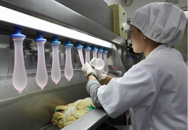 性传播疾病、意外怀孕等问题随着避孕套价格的飞涨而隐现