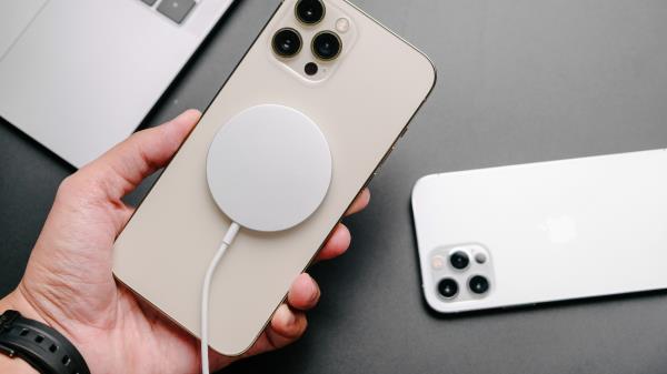 你的iPhone将获得一个惊喜的无线充电升级